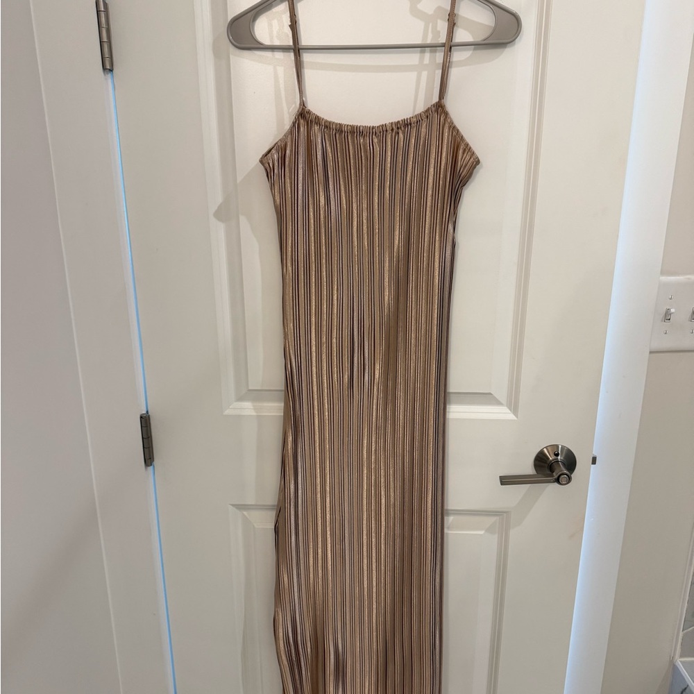 Elegant Tan Sleeveless Dress
